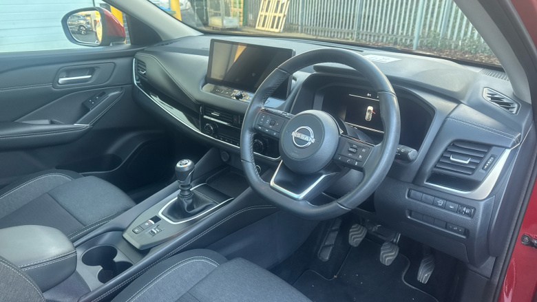Nissan Qashqai 1.3 DiG-T MH N-Connecta 5dr Petrol Hatchback